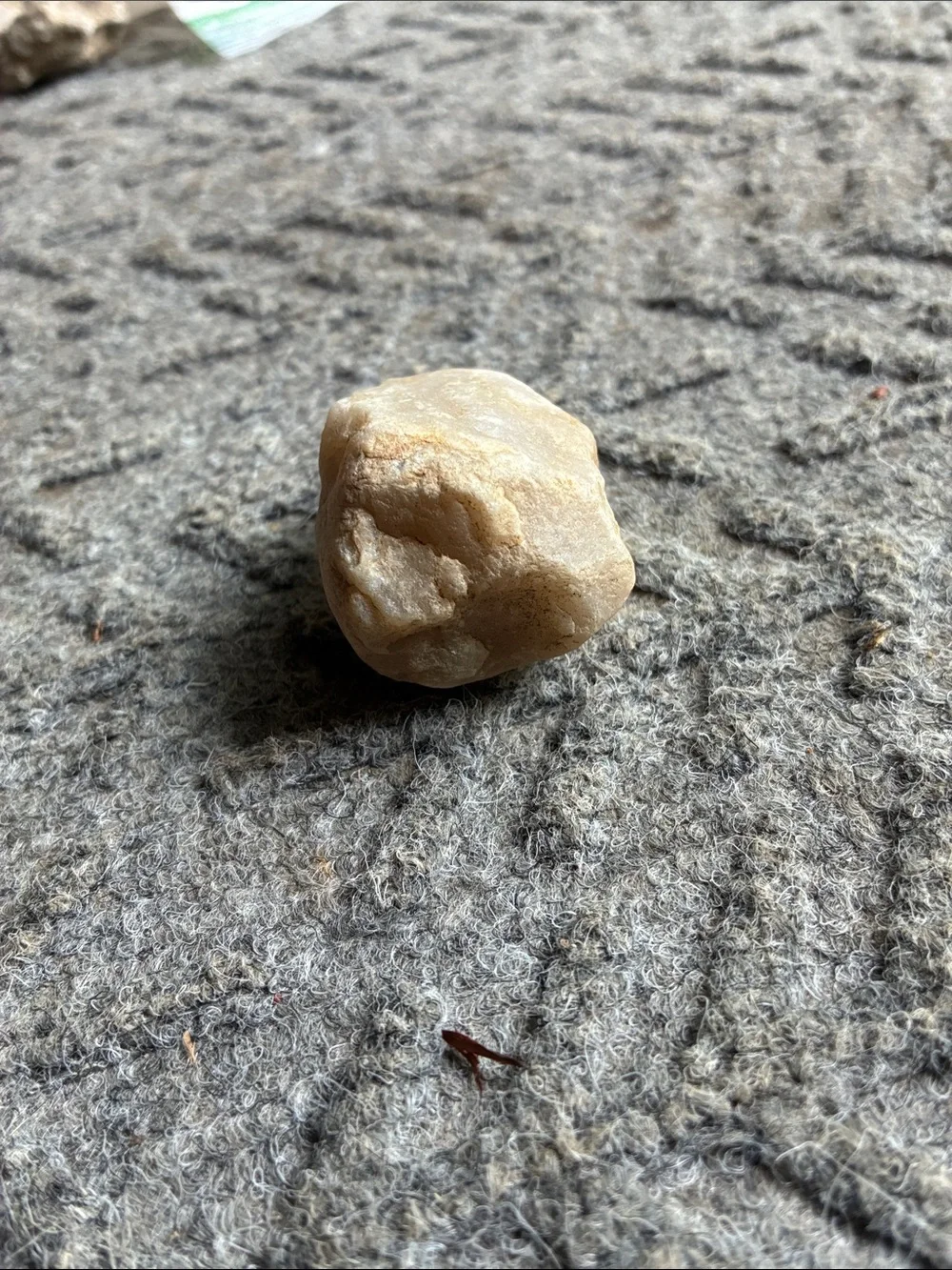 Polished Cream Quartz Stone - Natural Decorative Nugget - Picture 4 of 7
